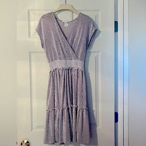 Women’s tan and white Dress